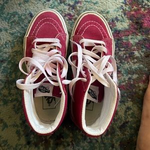 Vans burgundy skate shoes in women’s 5, men’s 3.5